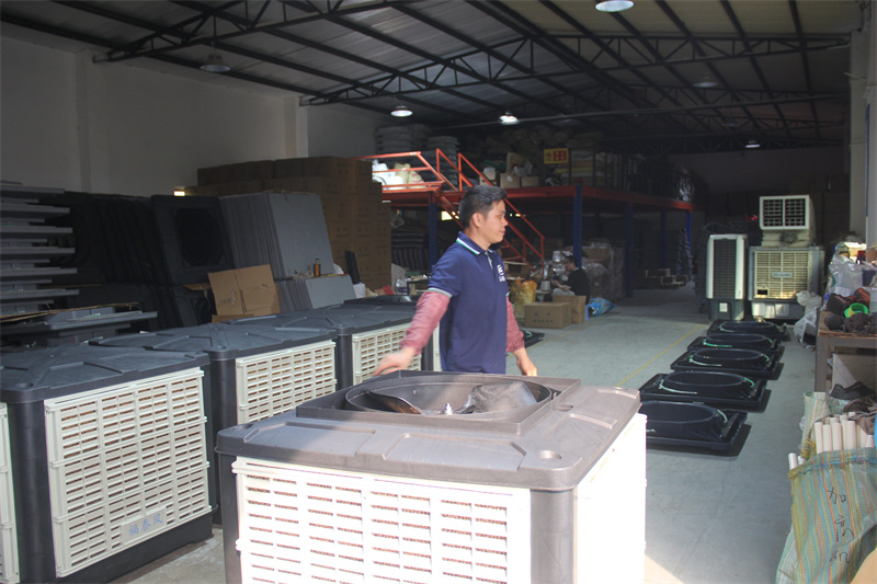 桂园厂房降温黄瓜视频在线观看1080P/ 桂园厂房降温黄瓜视频在线观看1080P